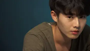 Zasłona do filmu "어느 여름날 밤에" #898281