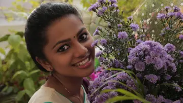 Zasłona do filmu "குரங்கு பொம்மை" #1163084