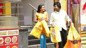 Zasłona do filmu "Aarambame Attagasam" #743293