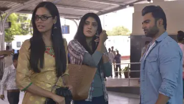 Zasłona do filmu "யார் இவன்" #1158556