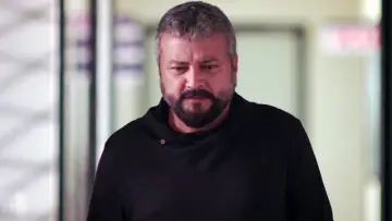 സത്യ plakat