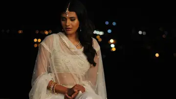 Zasłona do filmu "ఏంజెల్" #1160397