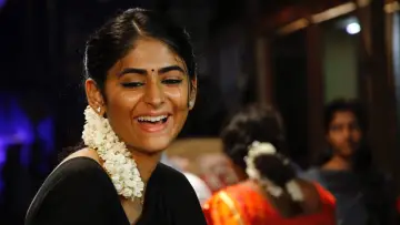 Zasłona do filmu "குப்பத்து ராஜா" #1157537