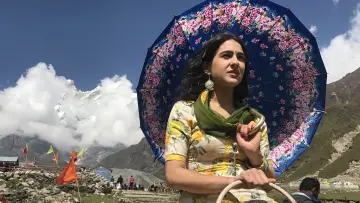 Zasłona do filmu "केदारनाथ" #937377