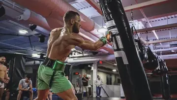 Zasłona do filmu "Conor McGregor: Zły chłopiec" #435426
