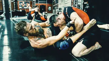 Zasłona do filmu "Conor McGregor: Zły chłopiec" #435428