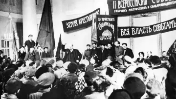 Zasłona do filmu "В дни Октября" #1161217