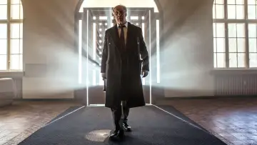 Zasłona do filmu "Dziewczyna we mgle" #263874
