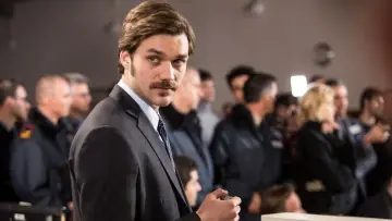 Zasłona do filmu "Dziewczyna we mgle" #263877
