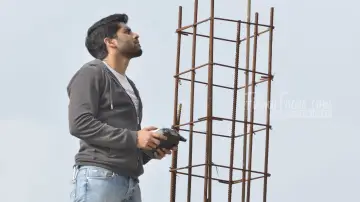 Zasłona do filmu "యుద్ధం శరణం" #1149211