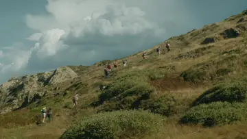 Zasłona do filmu "Pod ciemnymi gwiazdami" #1037545