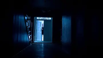 Zasłona do filmu "Hjemsøkt" #1858038