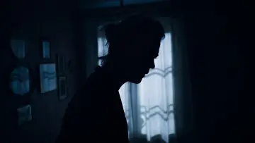 Zasłona do filmu "Hjemsøkt" #1858039
