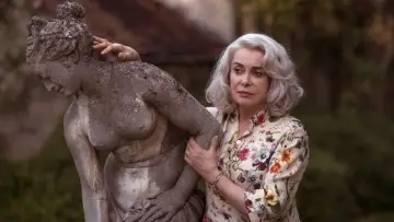 Zasłona do filmu "Pamiątki Claire Darling" #1872991