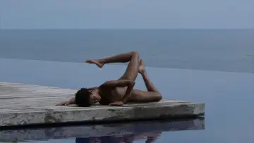 Zasłona do filmu "Nude" #432588