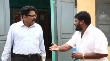 Zasłona do filmu "பள்ளிப் பருவத்திலே" #1163954
