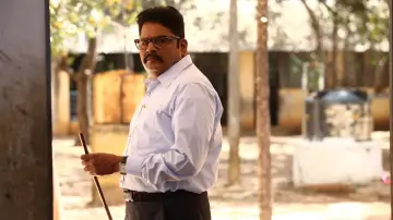 Zasłona do filmu "பள்ளிப் பருவத்திலே" #1163957