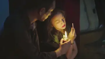 Zasłona do filmu "Długa podróż dnia ku nocy" #1013785
