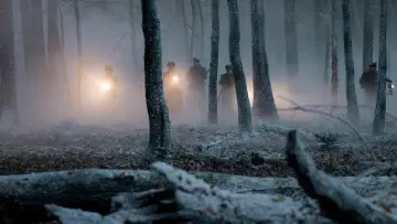 Zasłona do filmu "Niezłomni" #246579