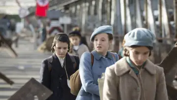 Zasłona do filmu "Niezłomni" #992542