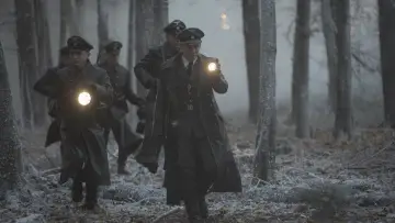 Zasłona do filmu "Niezłomni" #992547