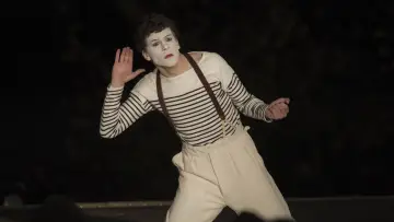 Zasłona do filmu "Niezłomni" #992548