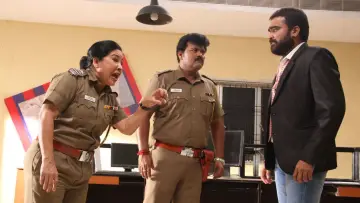 Zasłona do filmu "உத்தரவு மகாராஜா" #1163066