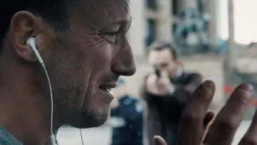 Zasłona do filmu "Nie wysiadaj" #410797