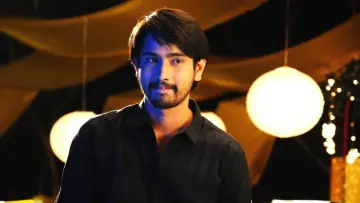 Zasłona do filmu "రంగులరాట్నం" #968473