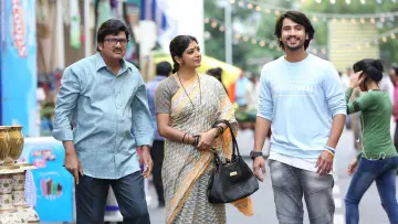 Zasłona do filmu "రంగులరాట్నం" #968475
