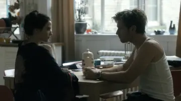 Zasłona do filmu "Ostatnia miłość na Ziemi" #891569