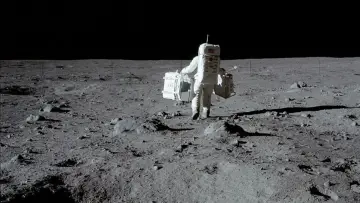 Zasłona do filmu "Apollo 18" #351003