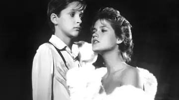Zasłona do filmu "Amor Estranho Amor" #402439