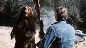Zasłona do filmu "Grizzly" #418028