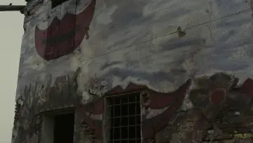 Zasłona do filmu "La casa dalle finestre che ridono" #989444