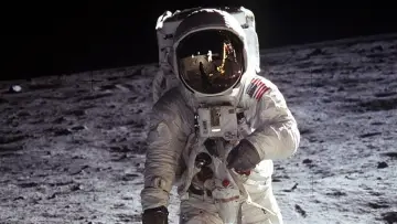 Zasłona do filmu "Apollo 11: The Untold Story" #1146046