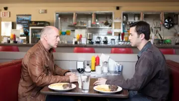 Zasłona do filmu "Looper - Pętla czasu" #256035