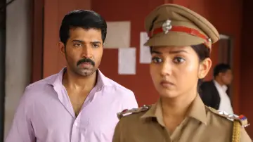 Zasłona do filmu "தடம்" #493019
