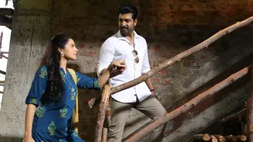 Zasłona do filmu "தடம்" #493024