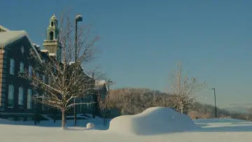 Zasłona do filmu "Może pora z tym skończyć" #505633