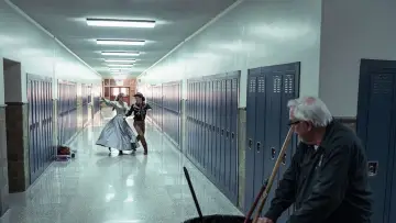 Zasłona do filmu "Może pora z tym skończyć" #872098