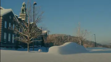 Zasłona do filmu "Może pora z tym skończyć" #872100