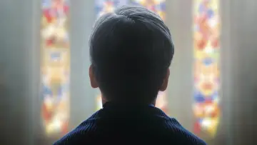 Zasłona do filmu "Dzięki Bogu" #235584