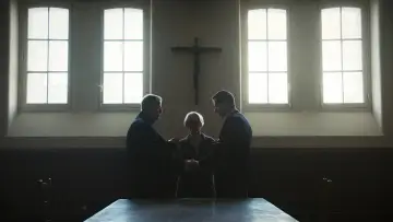 Zasłona do filmu "Dzięki Bogu" #990682