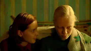 Zasłona do filmu "Wysoka dziewczyna" #354636