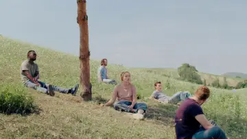 Zasłona do filmu "Midsommar. W biały dzień" #235151