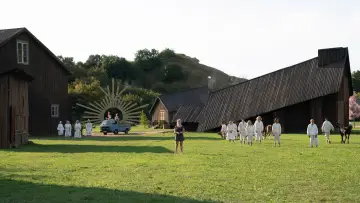 Zasłona do filmu "Midsommar. W biały dzień" #235153