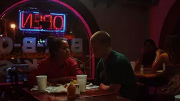 Zasłona do filmu "Fale" #733176