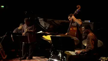 Zasłona do filmu "The Language of the Unknown: A Film About the Wayne Shorter Quartet" #459397
