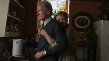 Zasłona do filmu "Co przyniesie jutro" #422135
